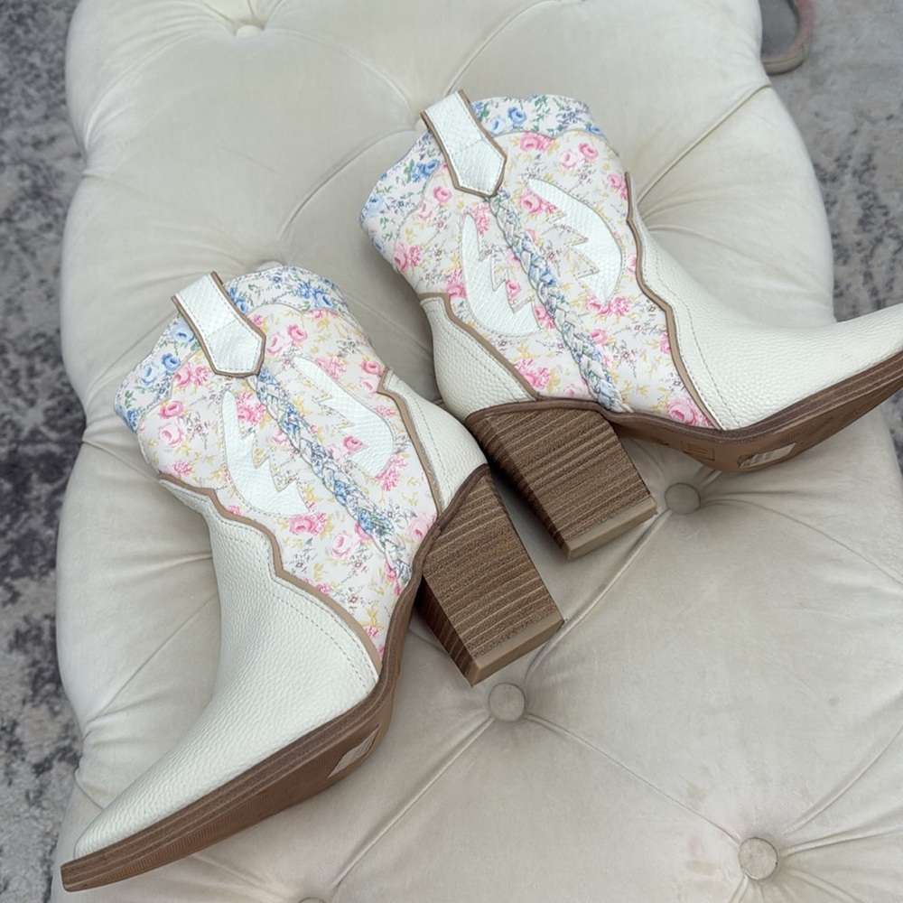 ALTAR’D state (MIA)  FLORAL BOOTS SIZE 6.5 Floral Cream  Boots - Picture 4 of 17